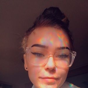 Meet your Posher, Iviee